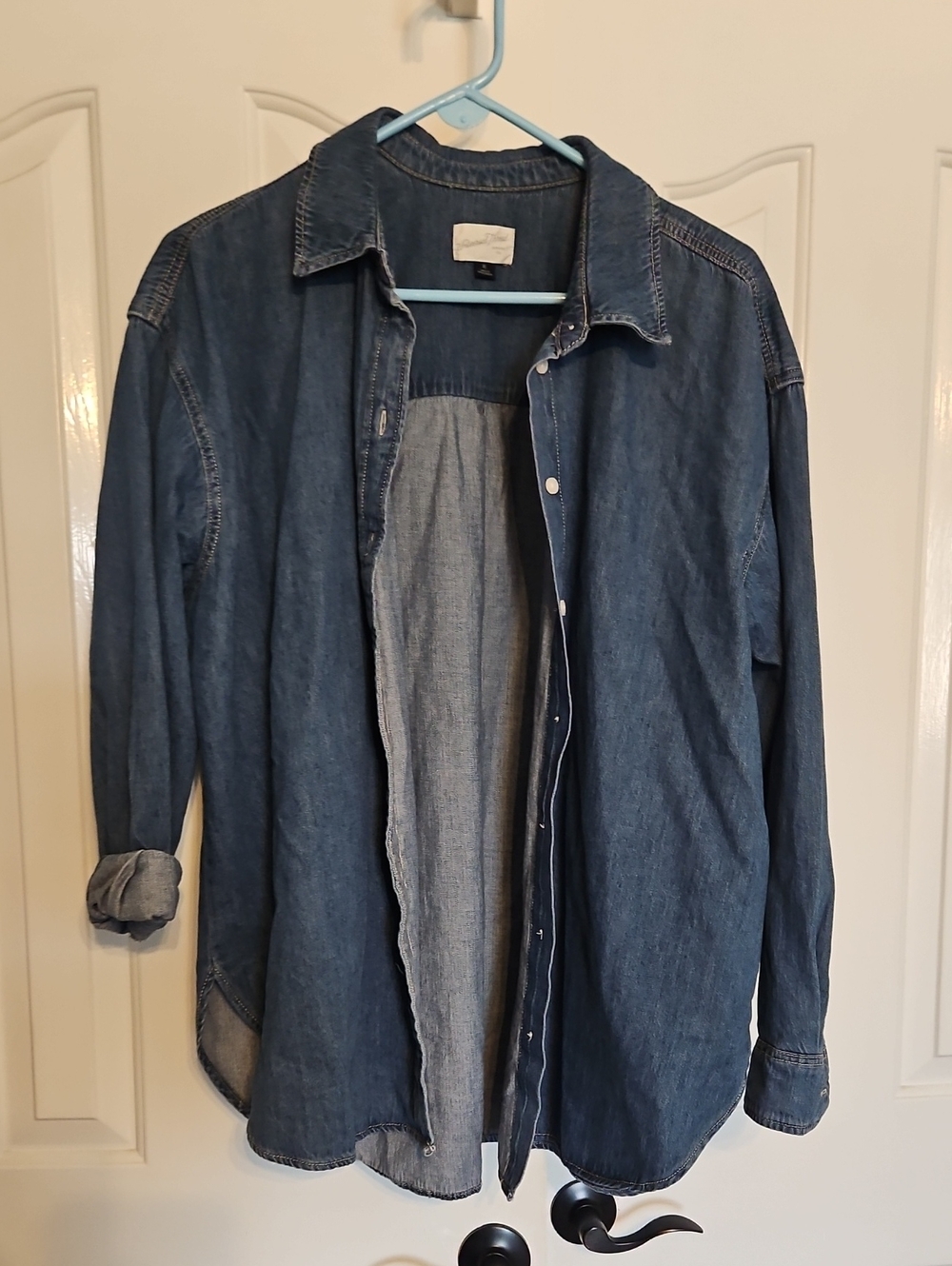 NWOT Universal Thread Women's Denim Shirt Jacket - Dark Blue